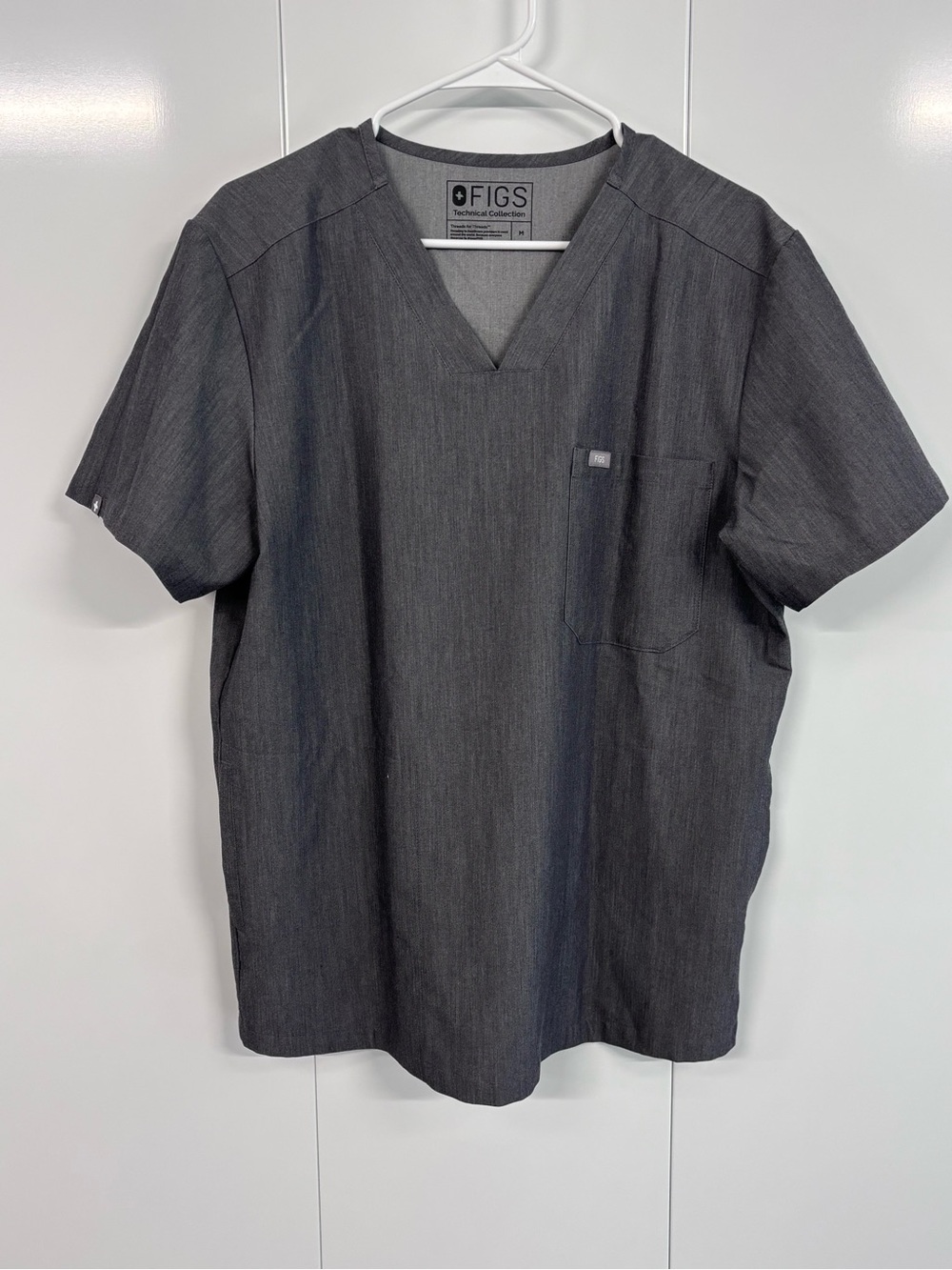 FIGS Scrub Top Mens Medium Gray Heather V-Neck Short Sleeve Pocket Medical